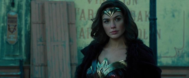 Wonder Woman - Photos et affiches. 26 image wonder woman
