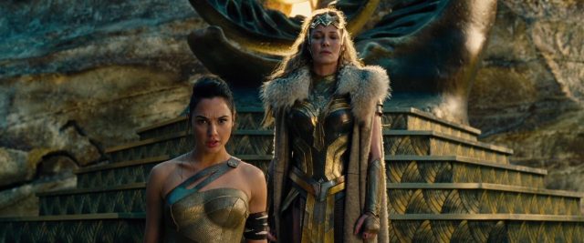 Wonder Woman - Photos et affiches. 29 image wonder woman