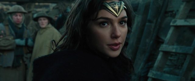 Wonder Woman - Photos et affiches. 32 image wonder woman
