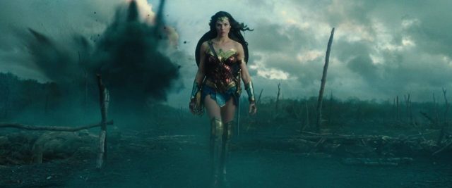 Wonder Woman - Photos et affiches. 36 image wonder woman