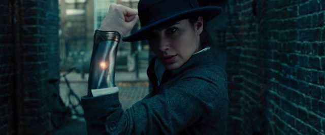 Wonder Woman - Photos et affiches. 22 image wonder woman