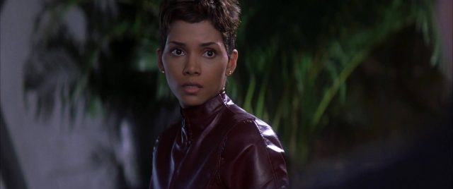 Meurs un autre jour - Photos et affiches. 28 image meurs autre jour die another day