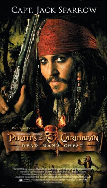 Pirates des Caraïbes : le secret du coffre maudit - Photos et affiches. 7 Affiche Poster de Pirates des Caraïbes : le secret du coffre maudit avec Johnny Depp Orlando Bloom et Keira Knightley 2006