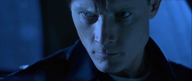 Terminator 2 : le jugement dernier - Photos et affiches. 19 Arnold Schwarzenegger et Linda Hamilton dans Terminator 2 : le jugement dernier 1991