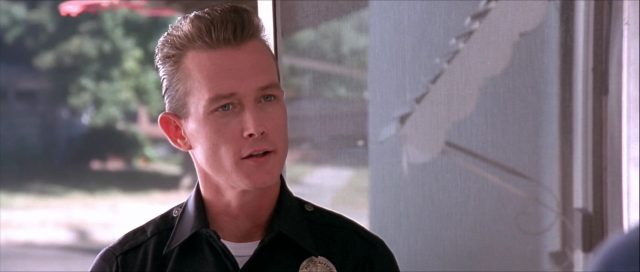 Terminator 2 : le jugement dernier - Photos et affiches. 23 Arnold Schwarzenegger et Linda Hamilton dans Terminator 2 : le jugement dernier 1991