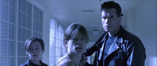 Terminator 2 : le jugement dernier. 7 Arnold Schwarzenegger et Linda Hamilton dans Terminator 2 : le jugement dernier 1991