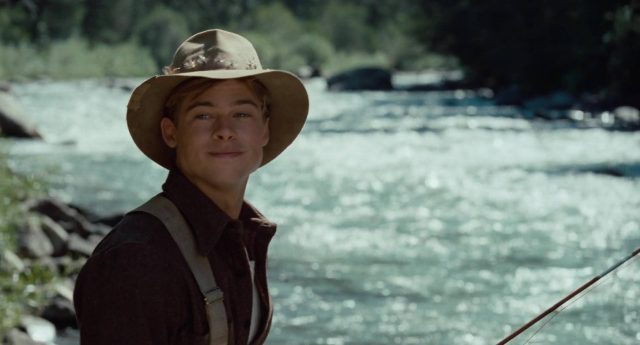 Et au milieu coule une rivière - Photos et affiches. 11 Brad Pitt dans Et au milieu coule une rivière A River Runs Through It 1992