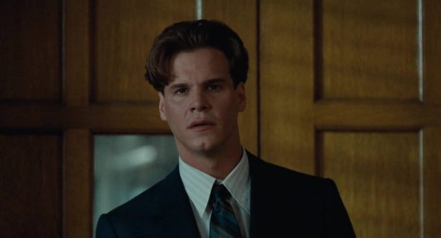 Et au milieu coule une rivière - Photos et affiches. 17 Brad Pitt dans Et au milieu coule une rivière A River Runs Through It 1992