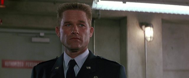 Stargate, la porte des étoiles - Photos et affiches. 8 Kurt Russell et James Spader dans Stargate, la porte des étoiles 1994