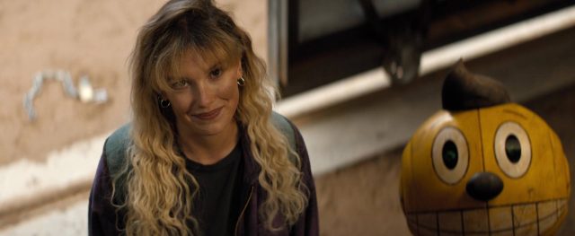 The Electric State - Photos et affiches. 16 Millie Bobby Brown et Chris Pratt dans The Electric State 2025
