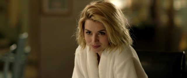 Keanu Reeves et Ana de Armas dans Knock Knock 2015