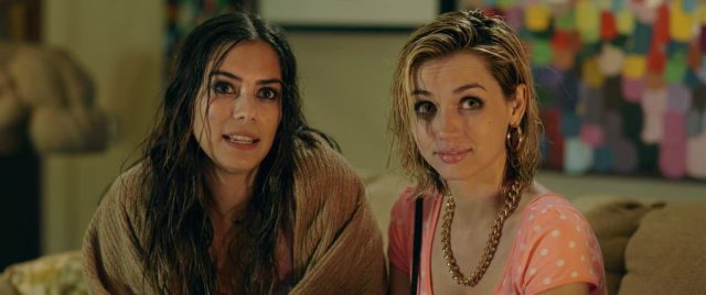 Keanu Reeves et Ana de Armas dans Knock Knock 2015