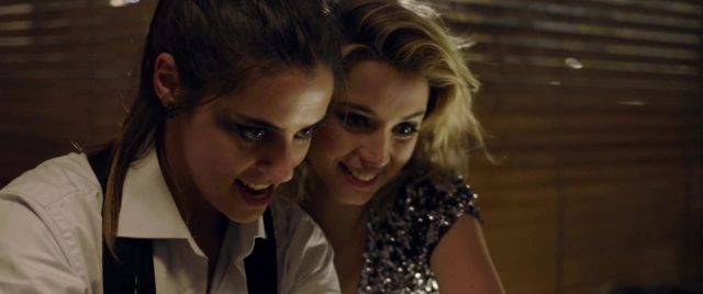 Keanu Reeves et Ana de Armas dans Knock Knock 2015