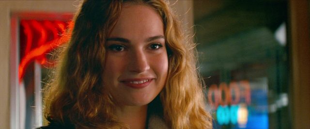 Ansel Elgort et Lily James dans Baby Driver 2017