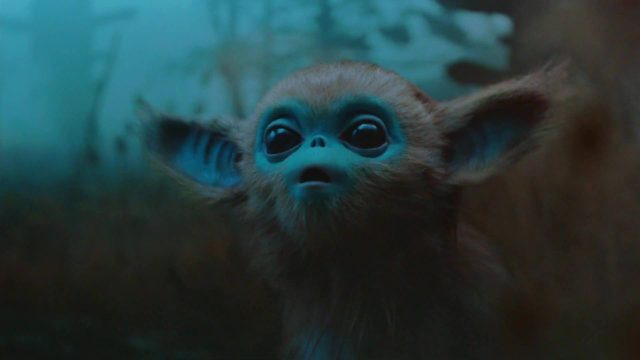 La légende d'Ochi - Photos et affiches. 6 Willem Dafoe et Emily Watson dans La légende d'Ochi 2025