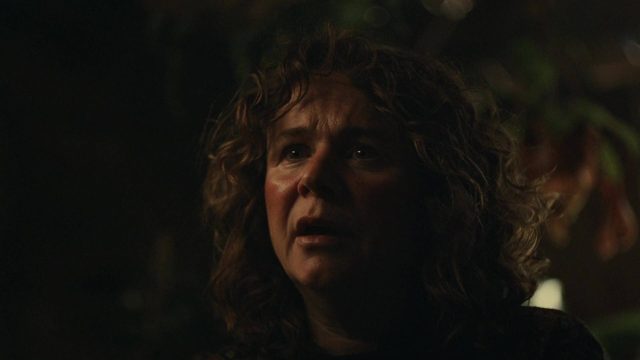 La légende d'Ochi - Photos et affiches. 15 Willem Dafoe et Emily Watson dans La légende d'Ochi 2025