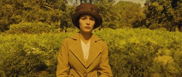 Audrey Tautou dans Un long dimanche de fiançailles 2004