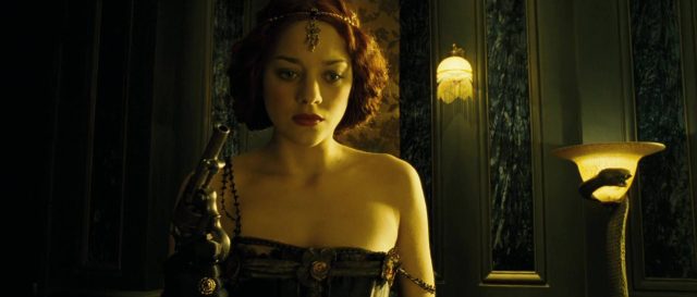 Audrey Tautou dans Un long dimanche de fiançailles 2004