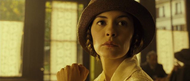 Audrey Tautou dans Un long dimanche de fiançailles 2004