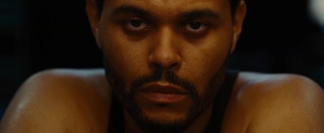 Abel Tesfaye et Jenna Ortega dans Hurry up tomorrow 2025