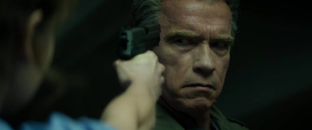 Terminator : Genisys - Photos et affiches. 31 Arnold Schwarzenegger et Emilia Clarke dans Terminator Genisys 2015
