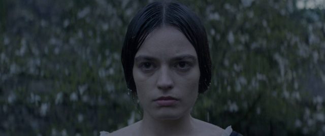 Emma Mackey dans Emily 2022