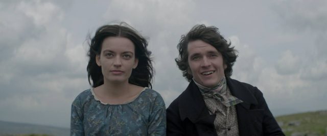 Emma Mackey dans Emily 2022