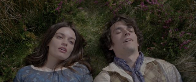 Emma Mackey dans Emily 2022