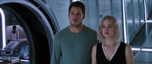 Chris Pratt et Jennifer Lawrence dans Passengers 2016