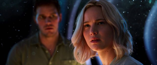 Chris Pratt et Jennifer Lawrence dans Passengers 2016