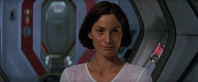 Carrie-Anne Moss et Val Kilmer dans Planète rouge Red planet 2000