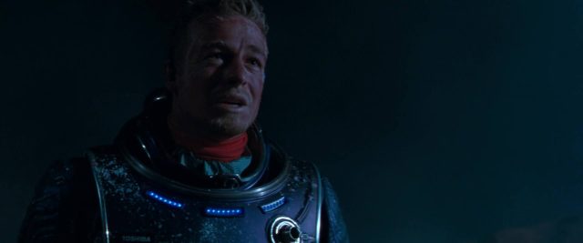 Carrie-Anne Moss et Val Kilmer dans Planète rouge Red planet 2000