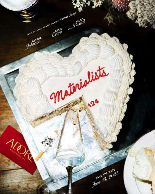 Materialists - Photos et affiches. 3 Affiche Poster de Materialists avec Dakota Johnson Pedro Pascal et Chris Evans 2025