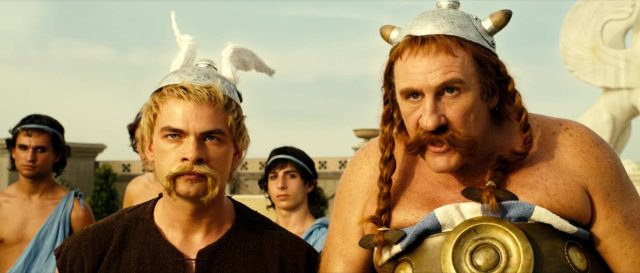 Astérix aux Jeux Olympiques. 3 Clovis Cornillac Gérard Depardieu et Benoît Poelvoorde dans Astérix aux Jeux Olympiques 2008