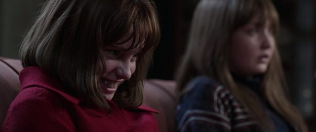 Conjuring 2 : le cas Enfield - Photos et affiches. 25 Vera Farmiga et Patrick Wilson dans Conjuring 2 : le cas Enfield 2016