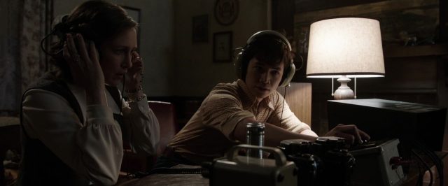 Conjuring : les dossiers Warren - Photos et affiches. 23 Vera Farmiga et Patrick Wilson dans Conjuring : les dossiers Warren 2013