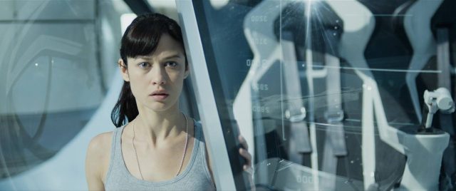 Oblivion. 28 Tom Cruise et Olga Kurylenko dans Oblivion 2013