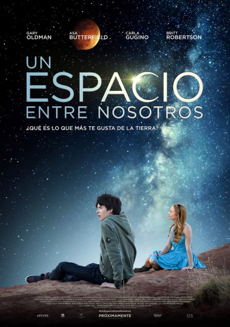 Un monde entre nous - Photos et affiches. 5 Affiche Poster de Un monde entre nous The Space Between Us avec Asa Butterfield et Britt Robertson 2017