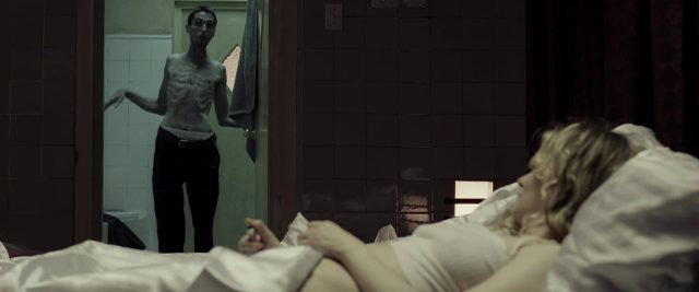 The Machinist - Photos et affiches. 10 Christian Bale dans The Machinist 2004