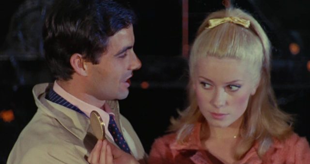 Catherine Deneuve dans Les parapluies de Cherbourg 1964