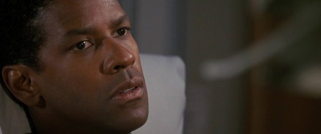 Bone Collector - Photos et affiches. 6 Denzel Washington et Angelina Jolie dans Bone Collector 1999