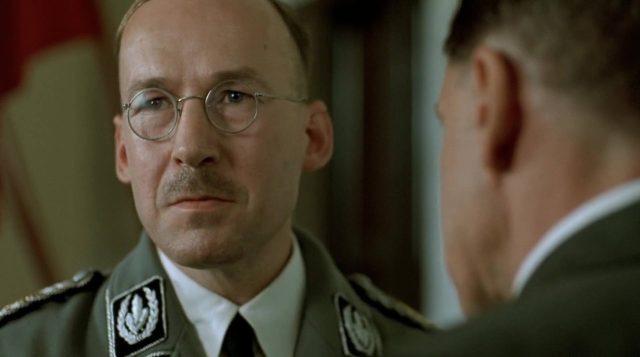 La chute - Photos et affiches. 11 Bruno Ganz dans La chute Der untergang Downfall 2004