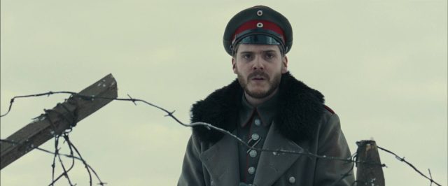 Joyeux Noël - Photos et affiches. 16 Guillaume Canet Daniel Brühl Diane Kruger et Dany Boon dans Joyeux Noël Merry Christmas 2005