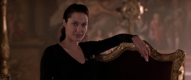 Lara Croft : Tomb Raider - Photos et affiches. 9 Angelina Jolie dans Lara Croft : Tomb Raider 2001