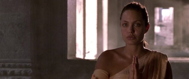 Lara Croft : Tomb Raider - Photos et affiches. 11 Angelina Jolie dans Lara Croft : Tomb Raider 2001