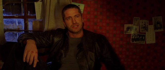 Lara Croft : Tomb Raider, le berceau de la vie - Photos et affiches. 13 Angelina Jolie et Gerard Butler dans Lara Croft : Tomb Raider, le berceau de la vie The Cradle of Life 2003