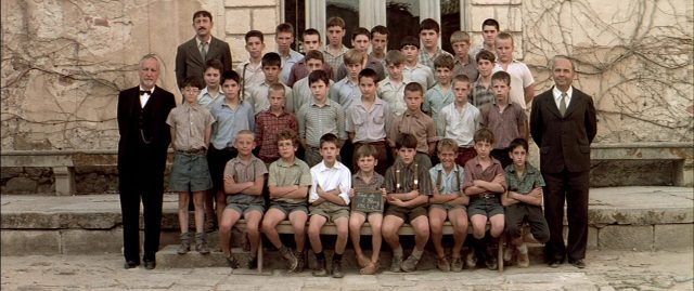Les choristes - Photos et affiches. 4 Gérard Jugnot dans Les choristes 2004