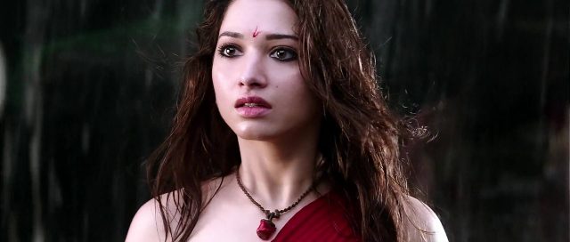 La Légende de Baahubali - 1ère partie - Photos et affiches. 40 Prabhas Raju Uppalapati et Tamannaah Bhatia dans La Légende de Baahubali - 1ère partie Beginning 2015