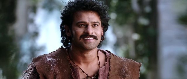 La Légende de Baahubali - 1ère partie. 5 Prabhas Raju Uppalapati et Tamannaah Bhatia dans La Légende de Baahubali - 1ère partie Beginning 2015