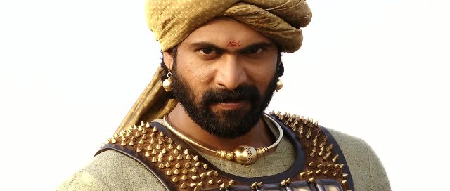 La Légende de Baahubali - 1ère partie. 4 Prabhas Raju Uppalapati et Tamannaah Bhatia dans La Légende de Baahubali - 1ère partie Beginning 2015